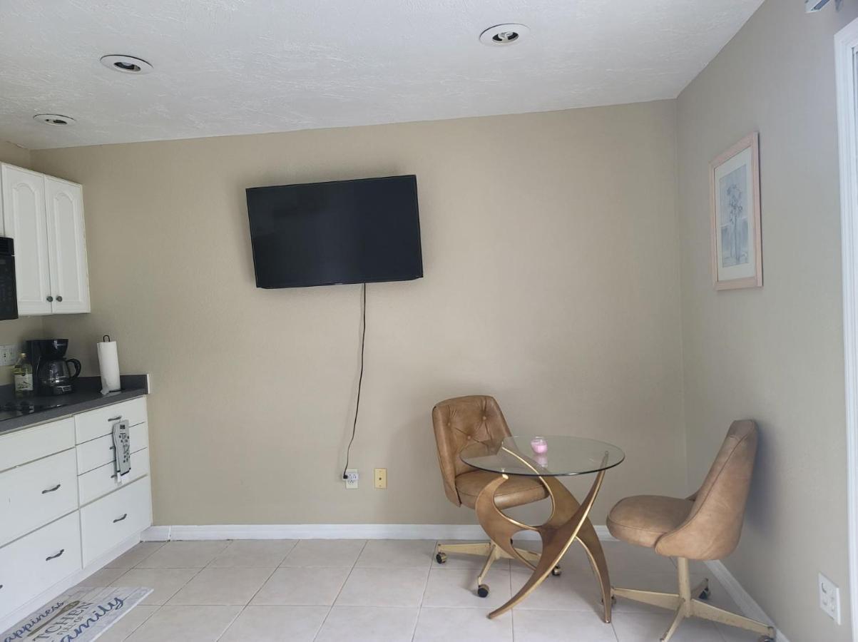 Entire Guesthouse 5 Mins To Siesta Key & Downtown Sarasota megye Kültér fotó
